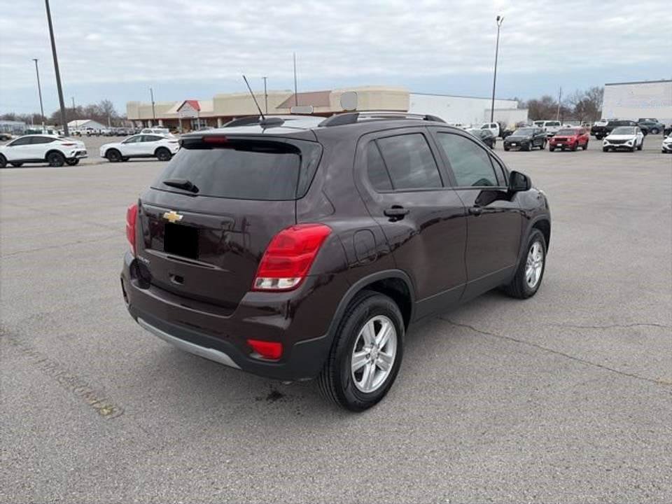 Used 2022 Chevrolet Trax LT w/ LT Convenience Package AWD/4WD image 8