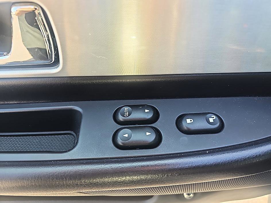 Used 2003 Ford Thunderbird RWD image 11