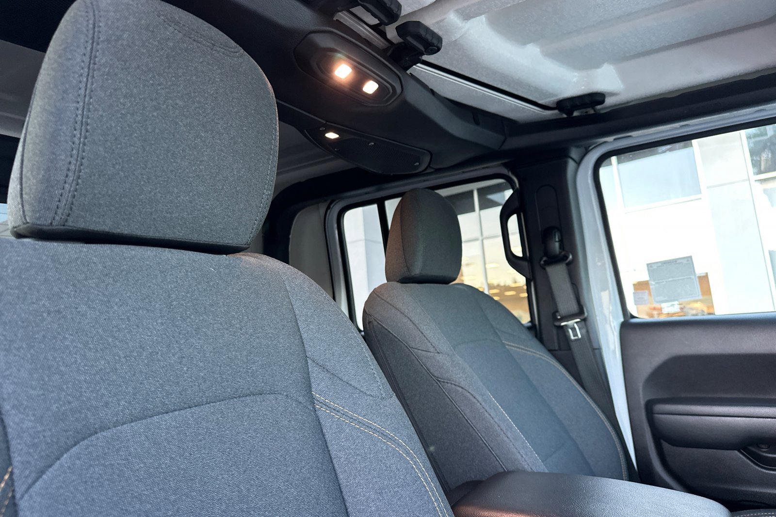 Used 2024 Jeep Gladiator Sport image 25