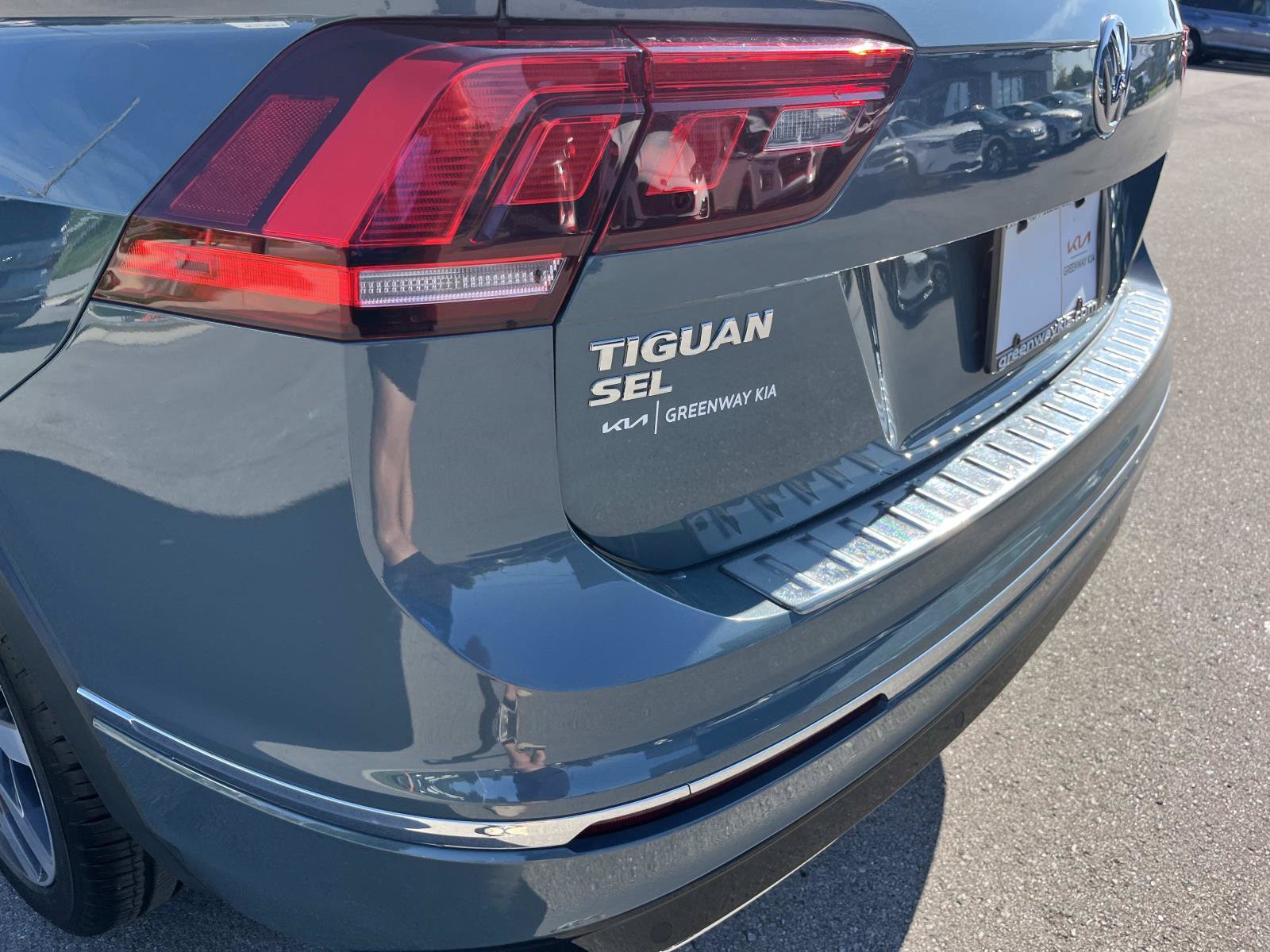 Used 2020 Volkswagen Tiguan SEL Premium R-Line AWD/4WD image 10