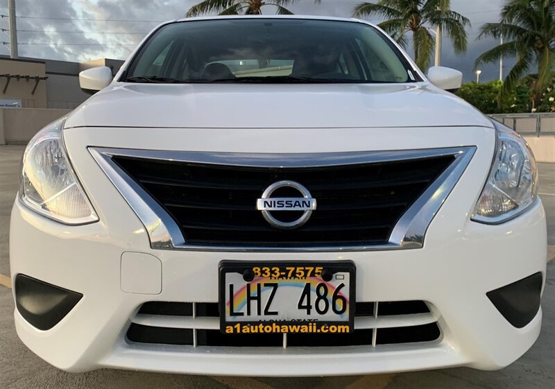 Used 2018 Nissan Versa SV FWD image 7