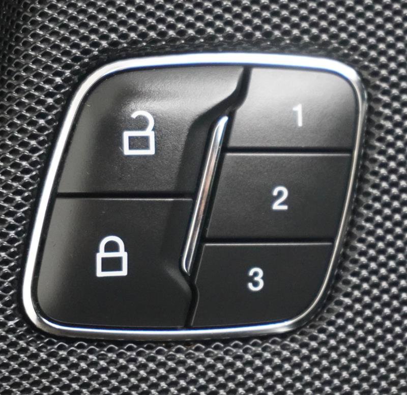Used 2019 Lincoln Nautilus Reserve AWD/4WD image 27