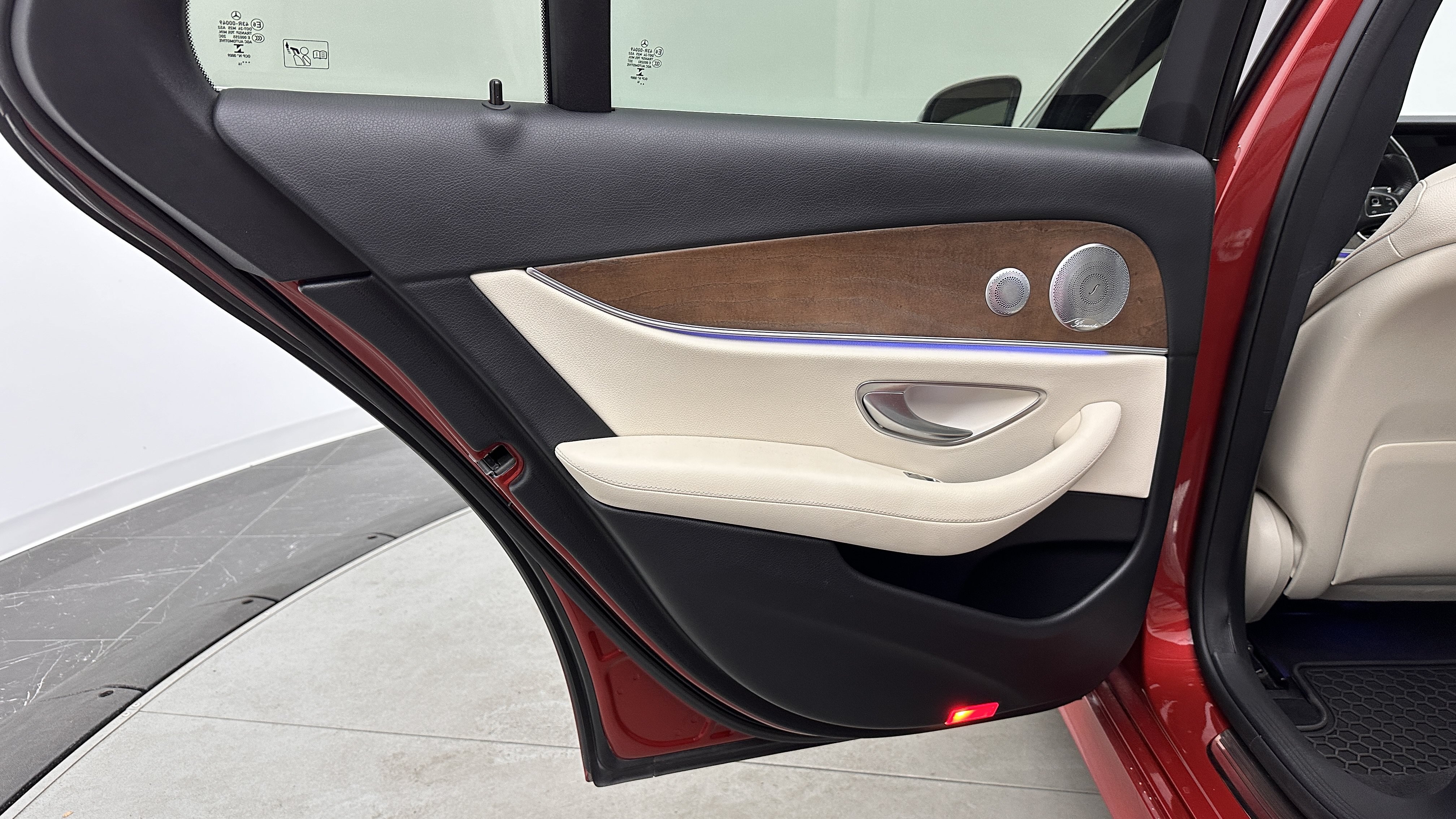 Used 2017 Mercedes-Benz E 300 image 24
