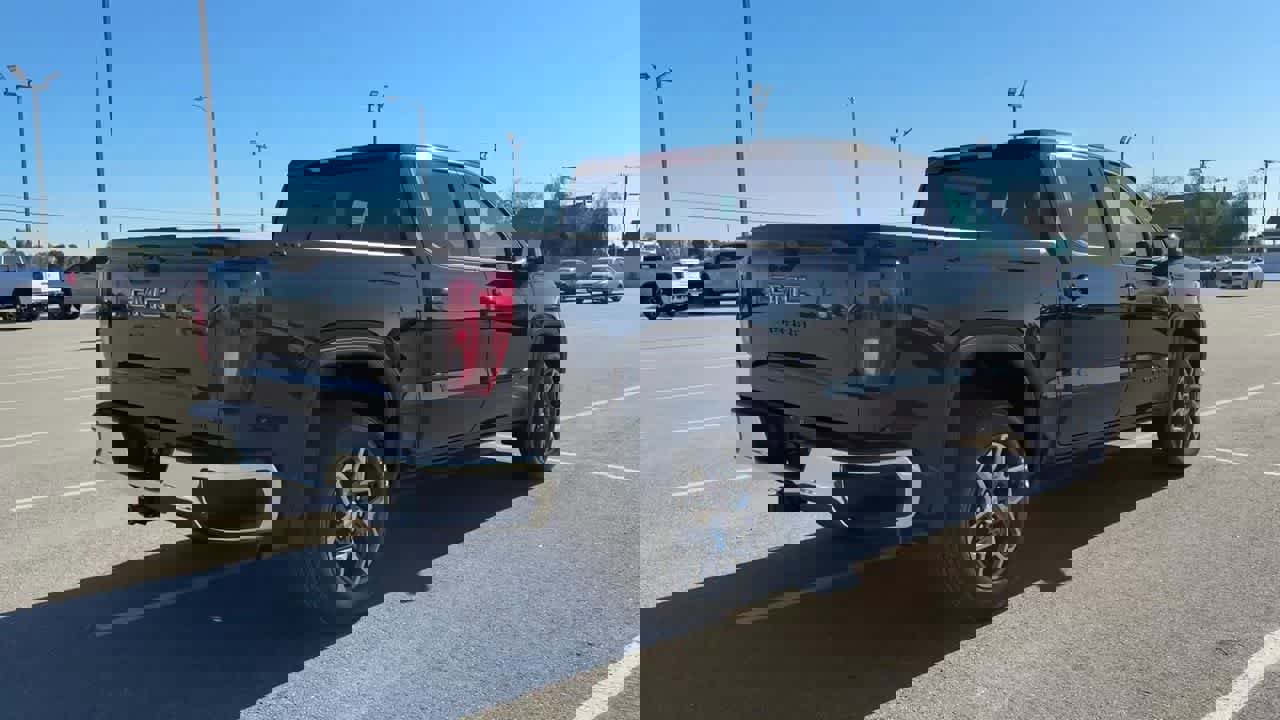 New 2026 GMC Sierra 1500 SLE w/ LPO, Black Badging Package image 7