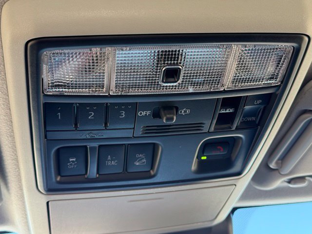 Used 2022 Toyota 4Runner Limited AWD/4WD image 32