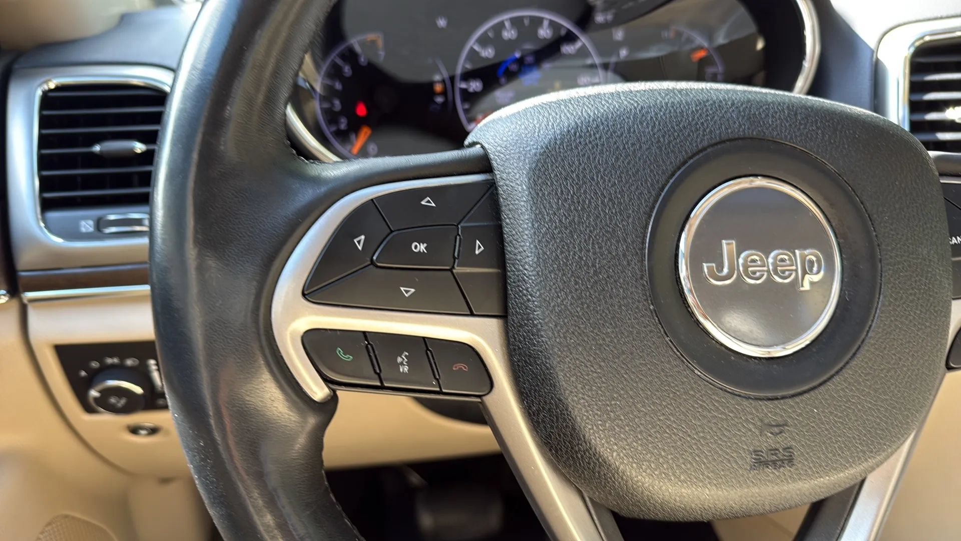 Used 2018 Jeep Grand Cherokee Limited AWD/4WD image 33