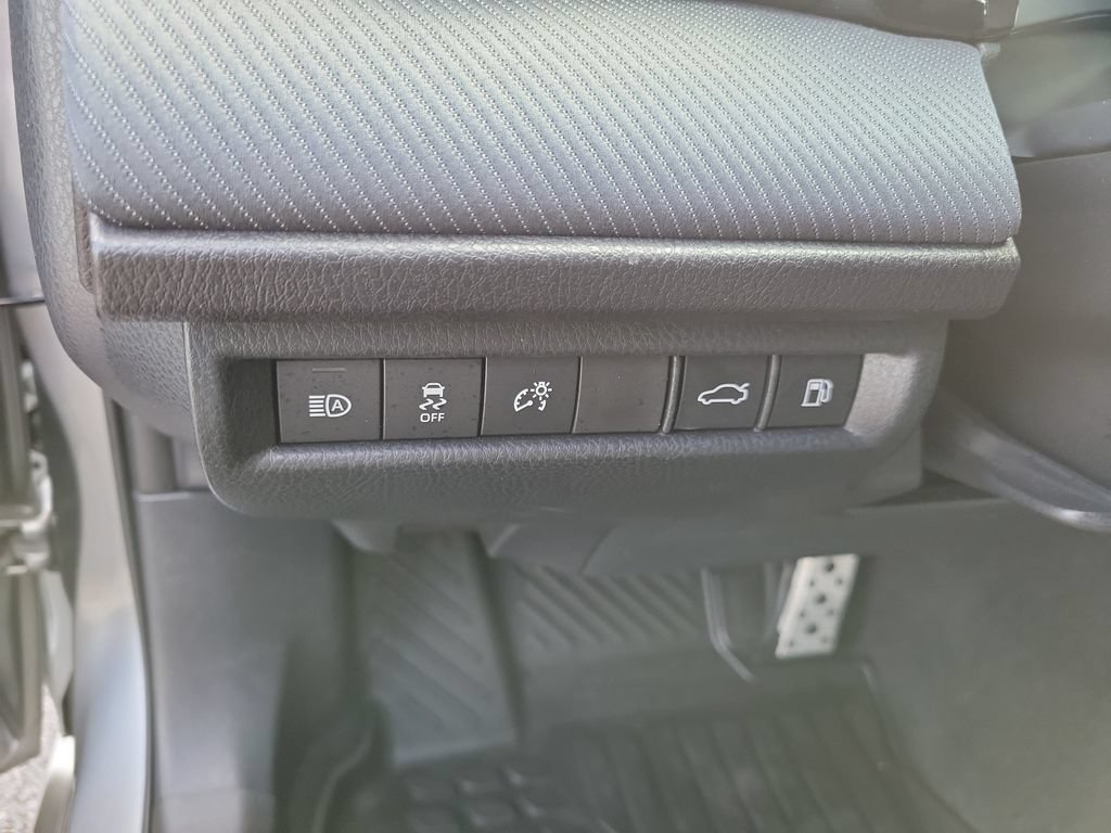 Used 2025 Toyota Camry LE FWD image 23