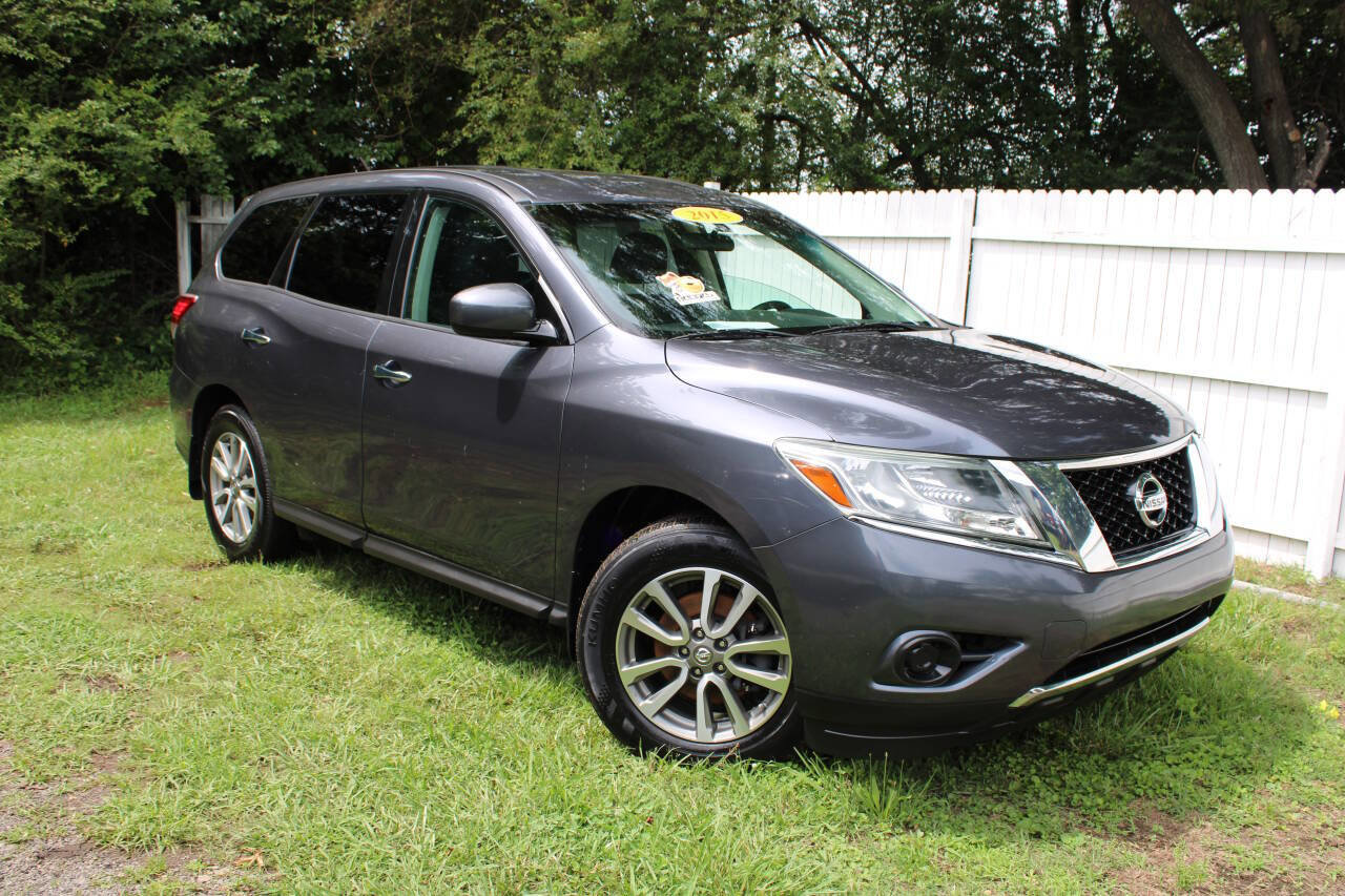 Used 2014 Nissan Pathfinder S image 3