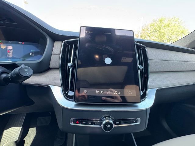 New 2026 Volvo XC90 T8 Plus image 25