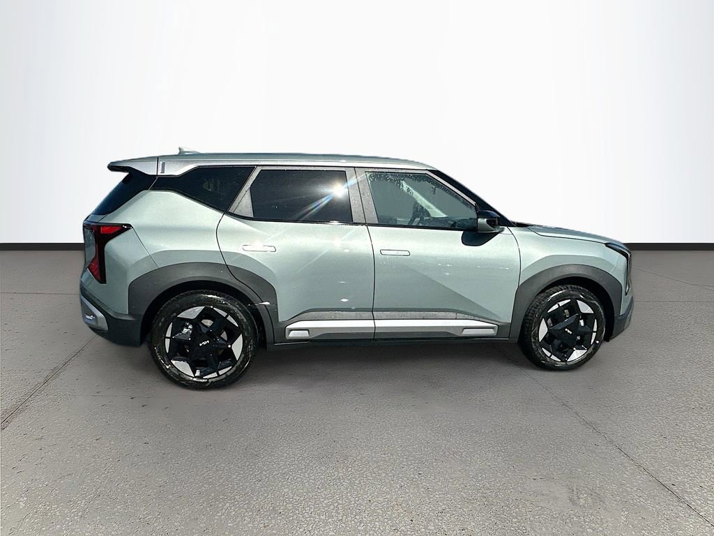 New 2027 Kia Seltos S FWD image 8