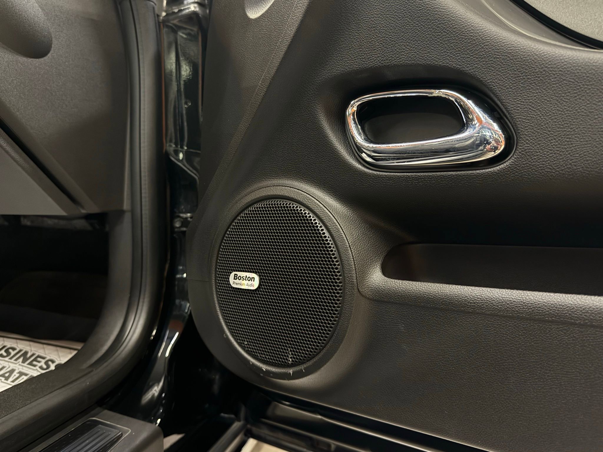 Used 2011 Chevrolet Camaro SS w/ RS Package image 13