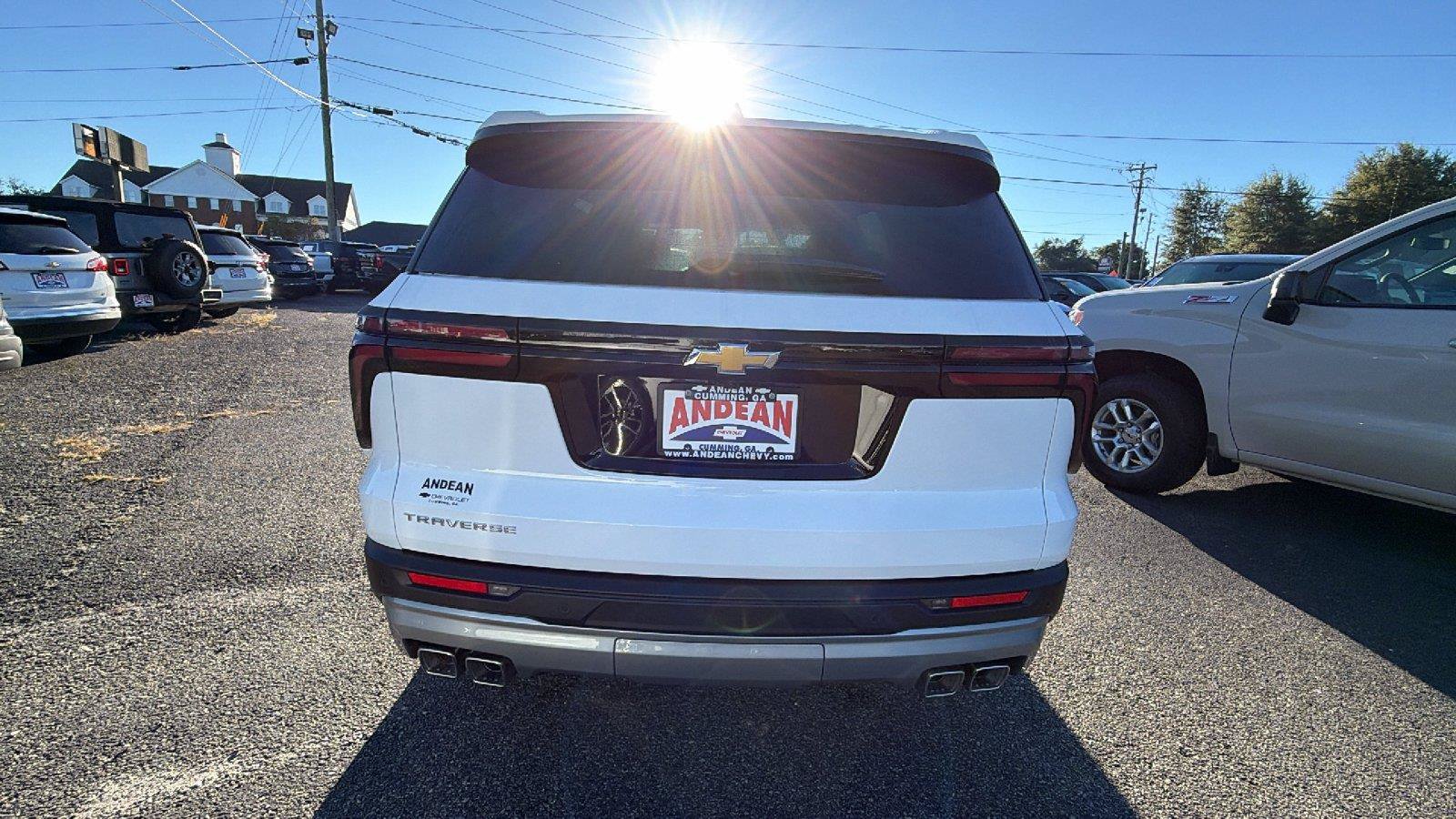 New 2027 Chevrolet Traverse LT FWD image 9