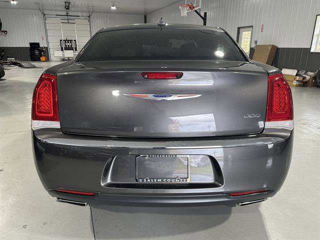 Used 2019 Chrysler 300 Touring L w/ Quick Order Package 22F image 6