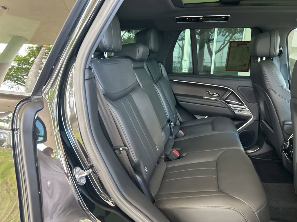Used 2024 Land Rover Range Rover SE image 27