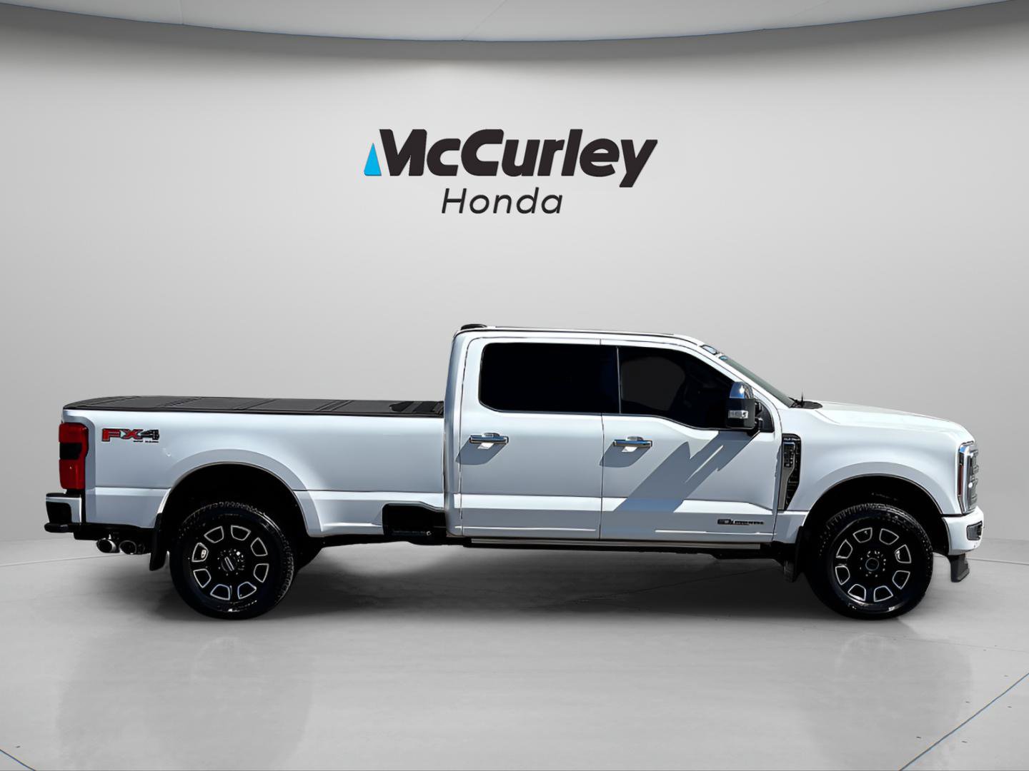 Used 2024 Ford F350 Platinum AWD/4WD image 2