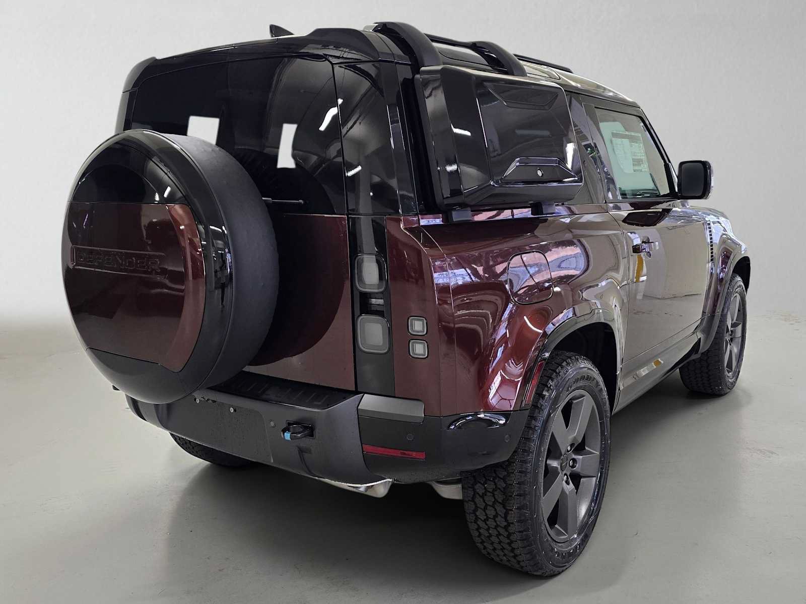 New 2026 Land Rover Defender 90 X-Dynamic SE AWD/4WD image 5