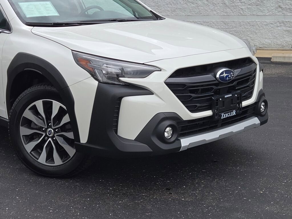 Used 2023 Subaru Outback Limited XT AWD/4WD image 2