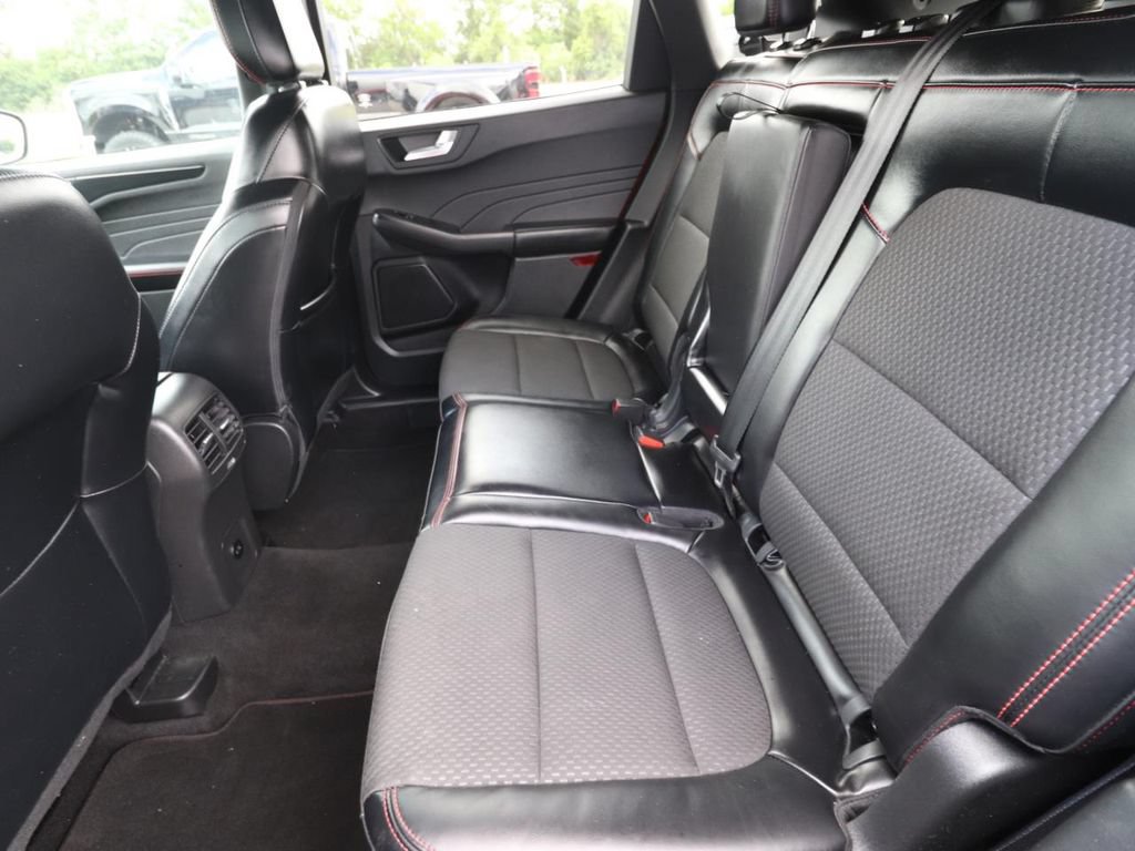 Used 2023 Ford Escape ST-Line w/ Tech Pack #1 FWD image 9