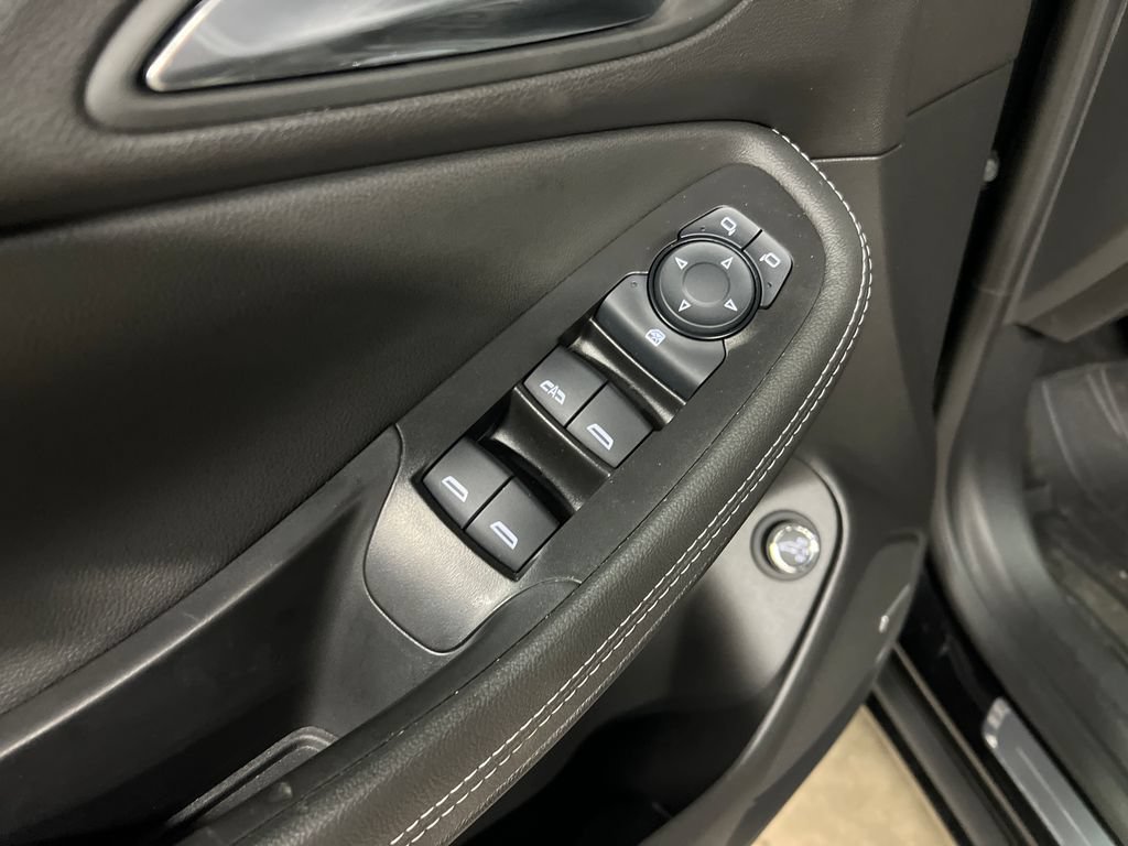 Certified 2025 Buick Encore GX Avenir w/ Avenir Technology Package AWD/4WD image 16