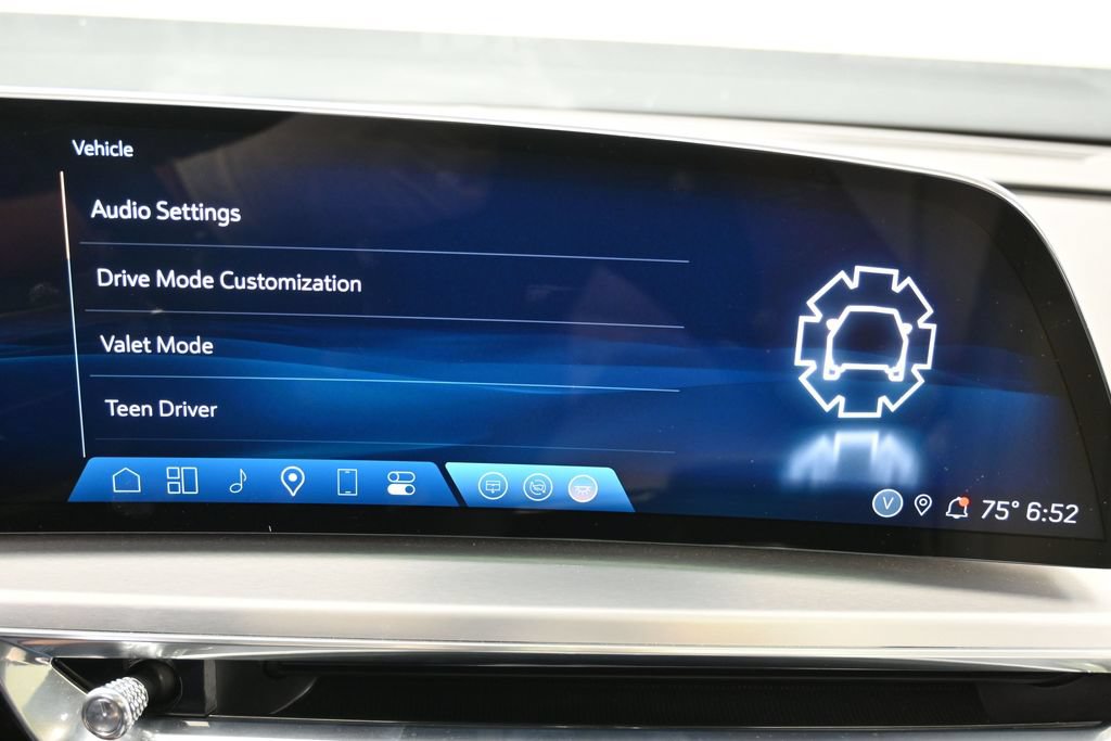 Used 2024 Cadillac Lyriq Luxury AWD/4WD image 29