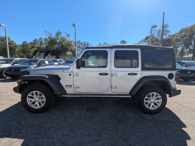 Used 2023 Jeep Wrangler Unlimited Sport AWD/4WD image 7