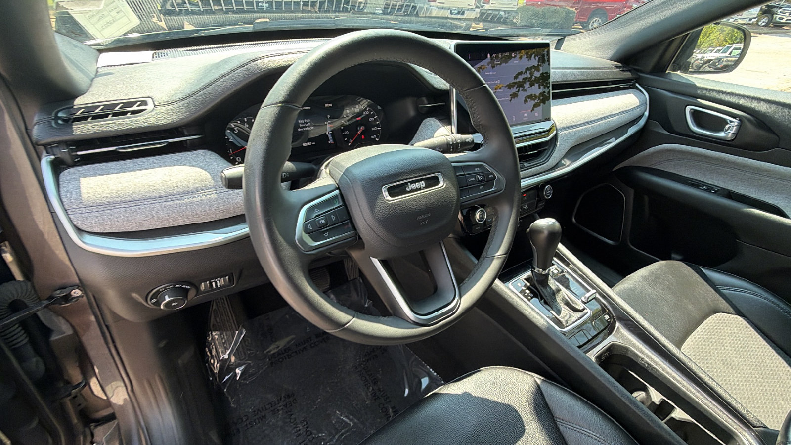 Used 2024 Jeep Compass Latitude AWD/4WD image 24