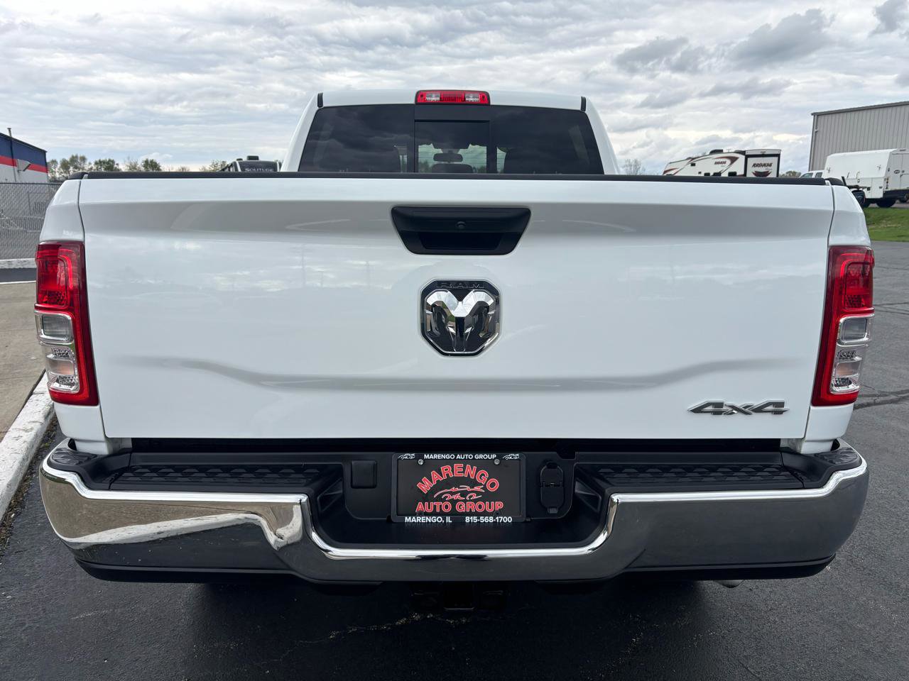 Used 2024 RAM 2500 Tradesman w/ Chrome Appearance Group AWD/4WD image 4