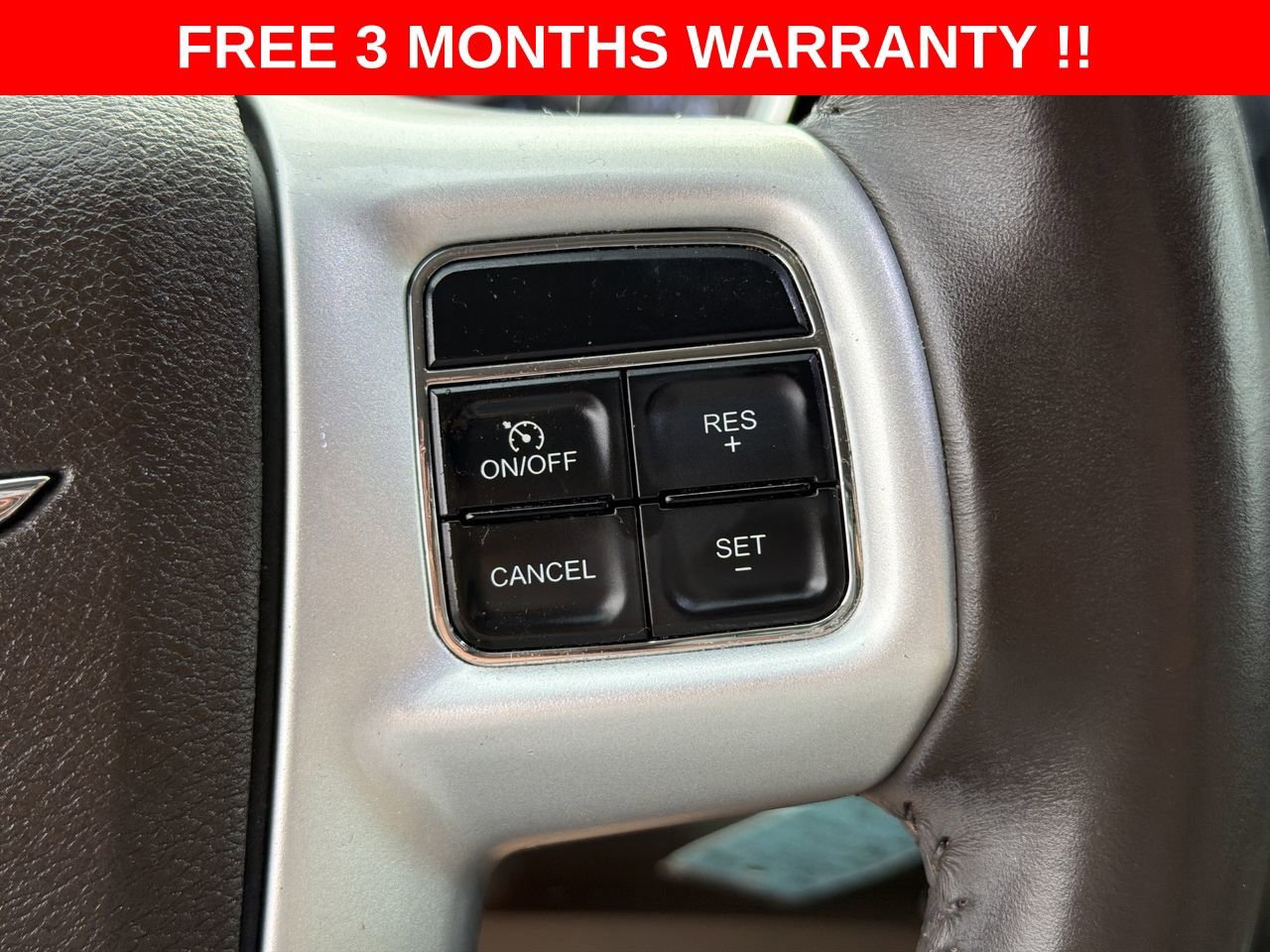 Used 2014 Chrysler Town & Country Touring FWD image 42