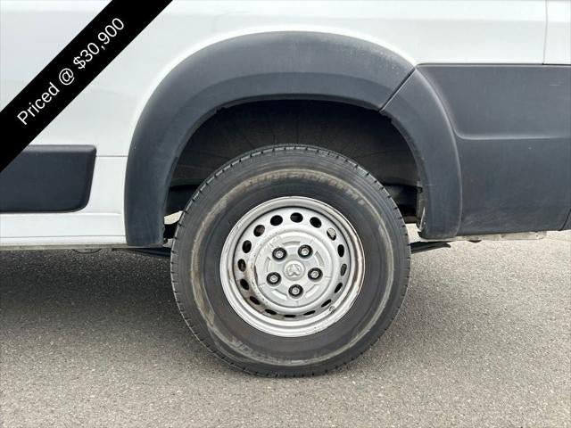 Used 2025 RAM ProMaster 2500 w/ Convenience Group FWD image 4