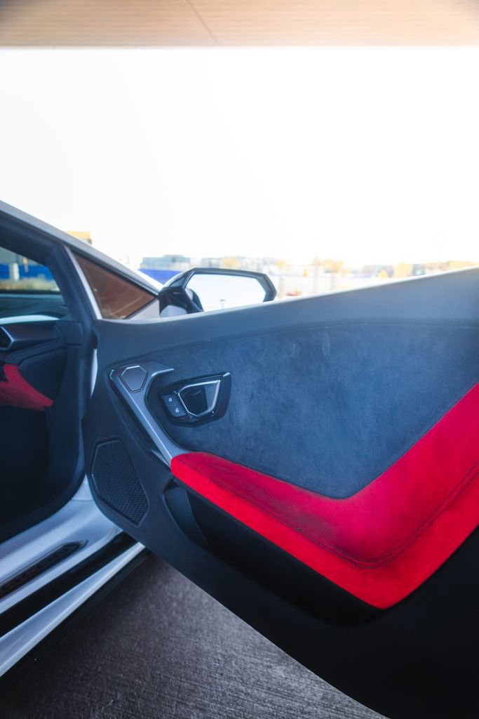 Used 2015 Lamborghini Huracan LP 610-4 image 32