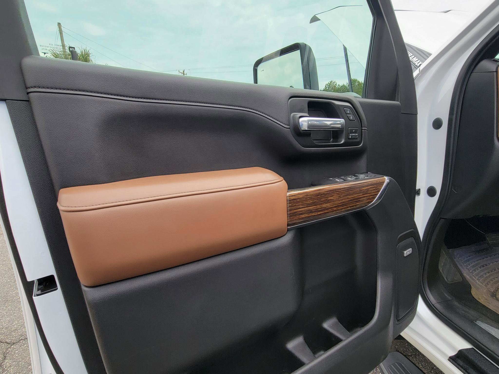 Used 2020 Chevrolet Silverado 3500 High Country image 27