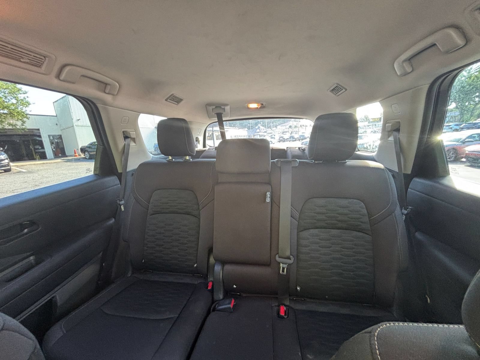 Used 2025 Nissan Pathfinder SV FWD image 34