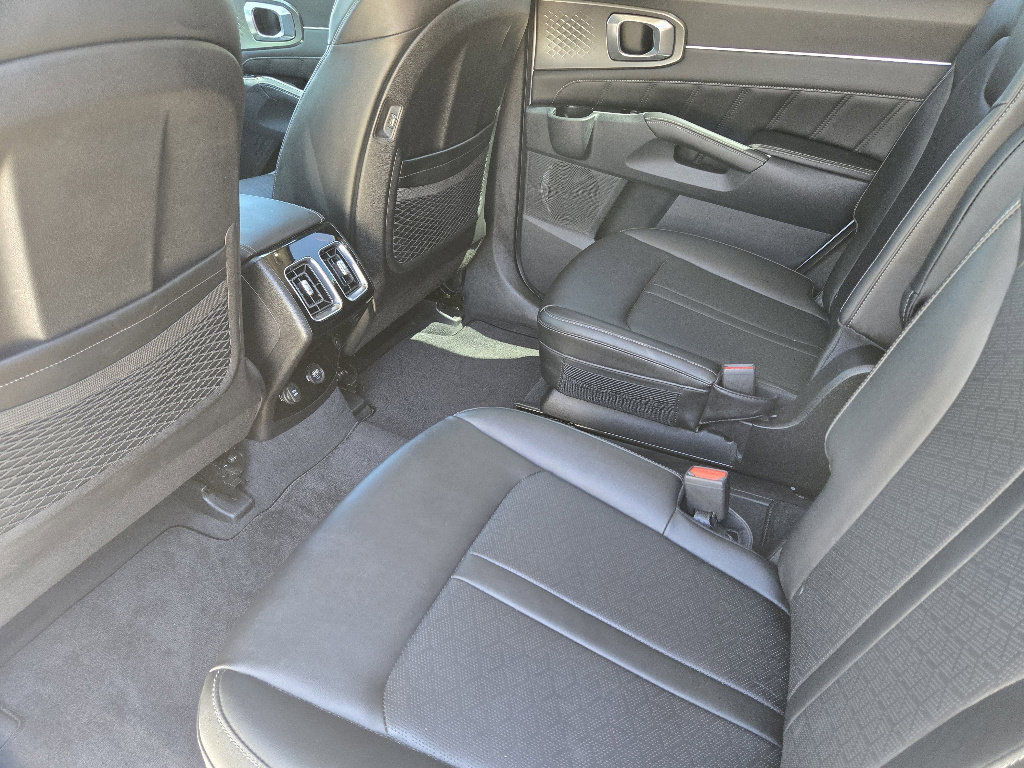 Used 2023 Kia Sorento SX image 30