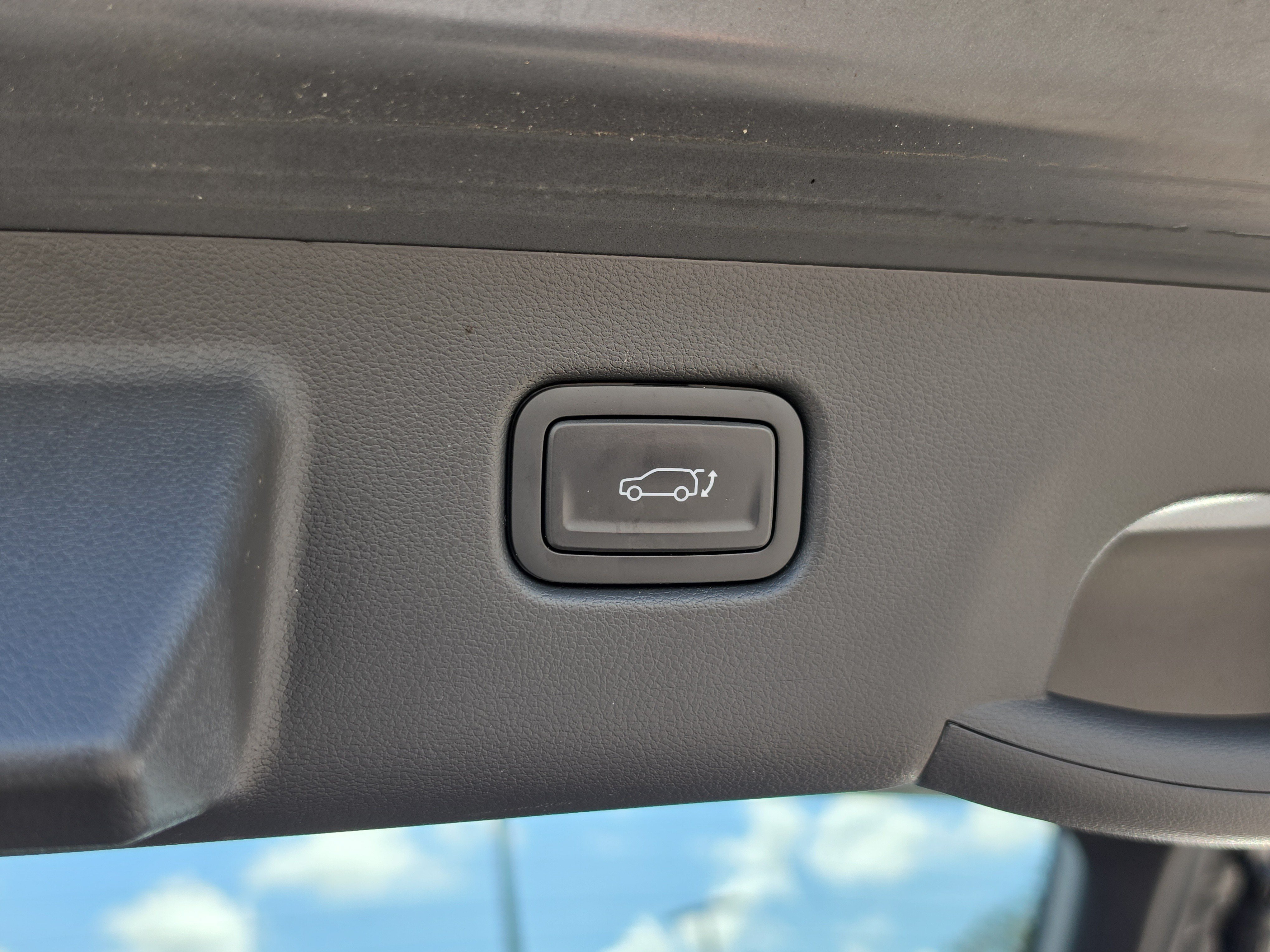 Used 2024 Hyundai Kona Limited AWD/4WD image 11