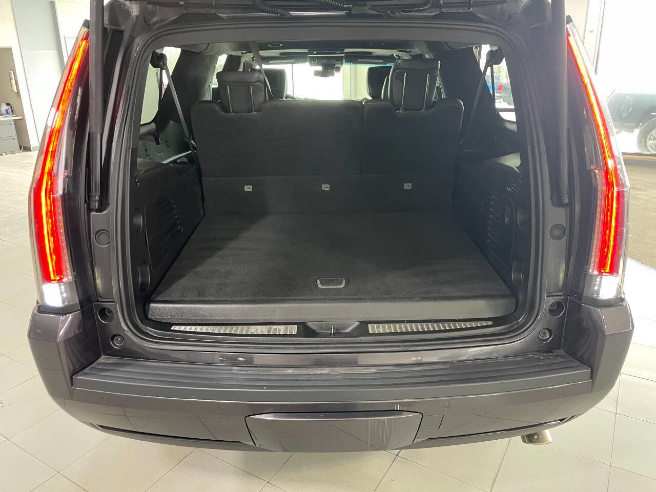 Used 2018 Cadillac Escalade ESV Platinum image 7