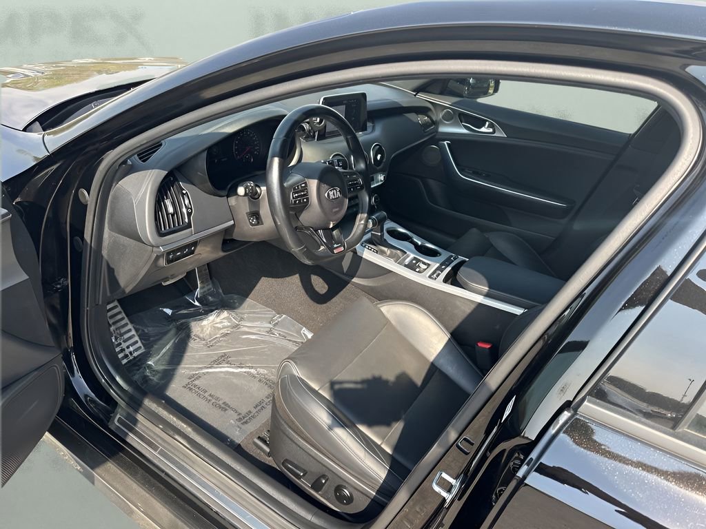 Used 2020 Kia Stinger GT1 RWD image 9