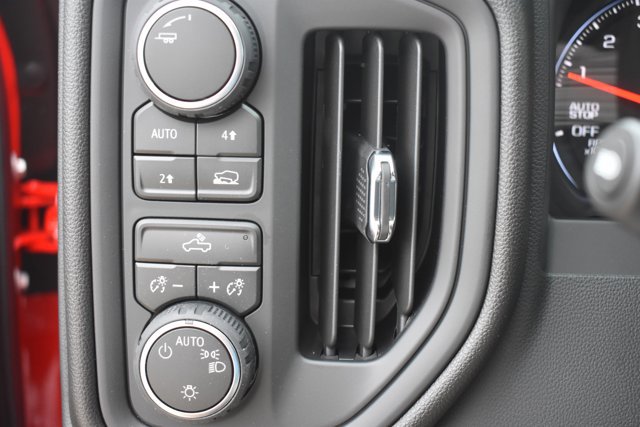 New 2026 Chevrolet Silverado 1500 Custom w/ LPO, Dark Essentials Package AWD/4WD image 28