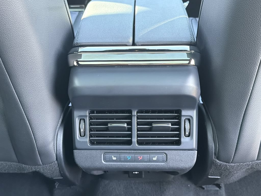 Used 2025 Land Rover Range Rover Evoque Dynamic SE AWD/4WD image 19