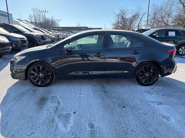 Used 2025 Toyota Corolla SE w/ Convenience Package image 2