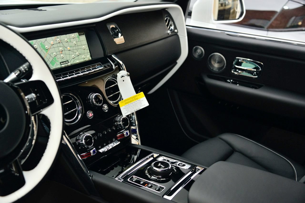 Certified 2023 Rolls-Royce Cullinan w/ Technology Package AWD/4WD image 21