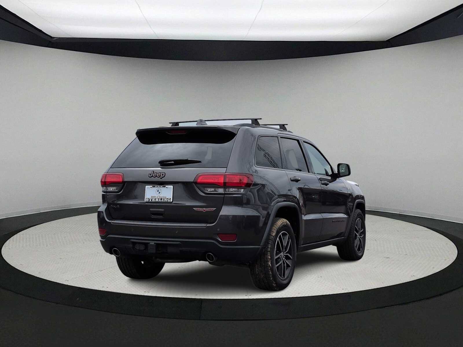 Used 2017 Jeep Grand Cherokee Trailhawk AWD/4WD image 8
