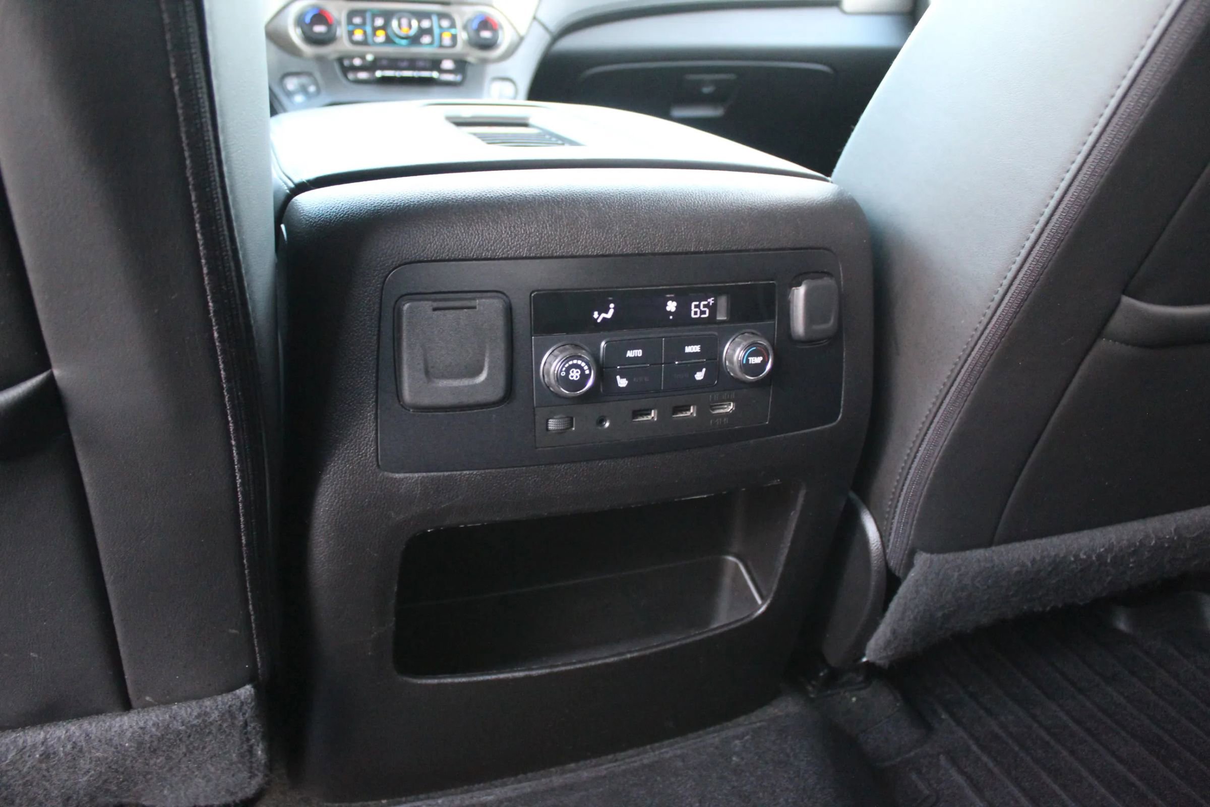 Used 2017 GMC Yukon Denali w/ Open Road Package image 25