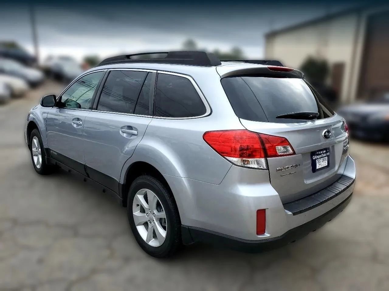 Used 2013 Subaru Outback 2.5i Premium w/ Popular Pkg 1B image 3