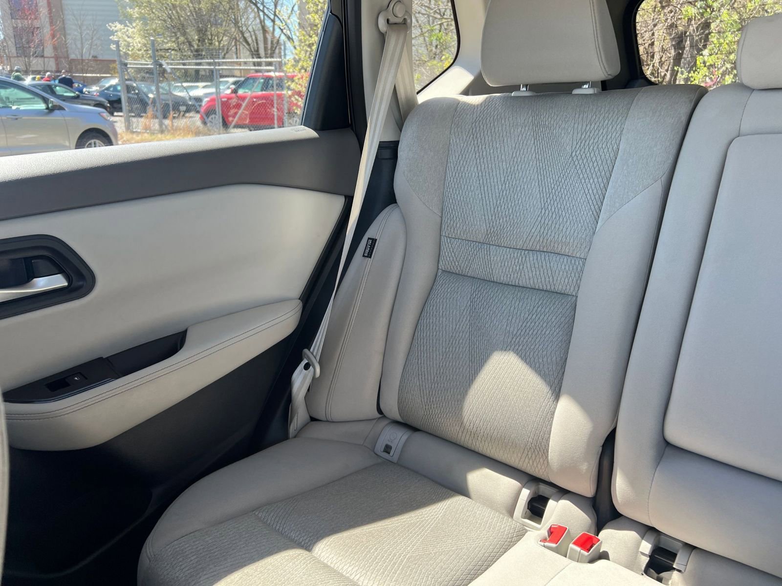 Used 2025 Nissan Rogue SV image 40