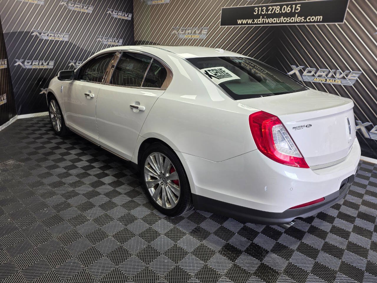 Used 2014 Lincoln MKS AWD w/ Equipment Group 201A image 17