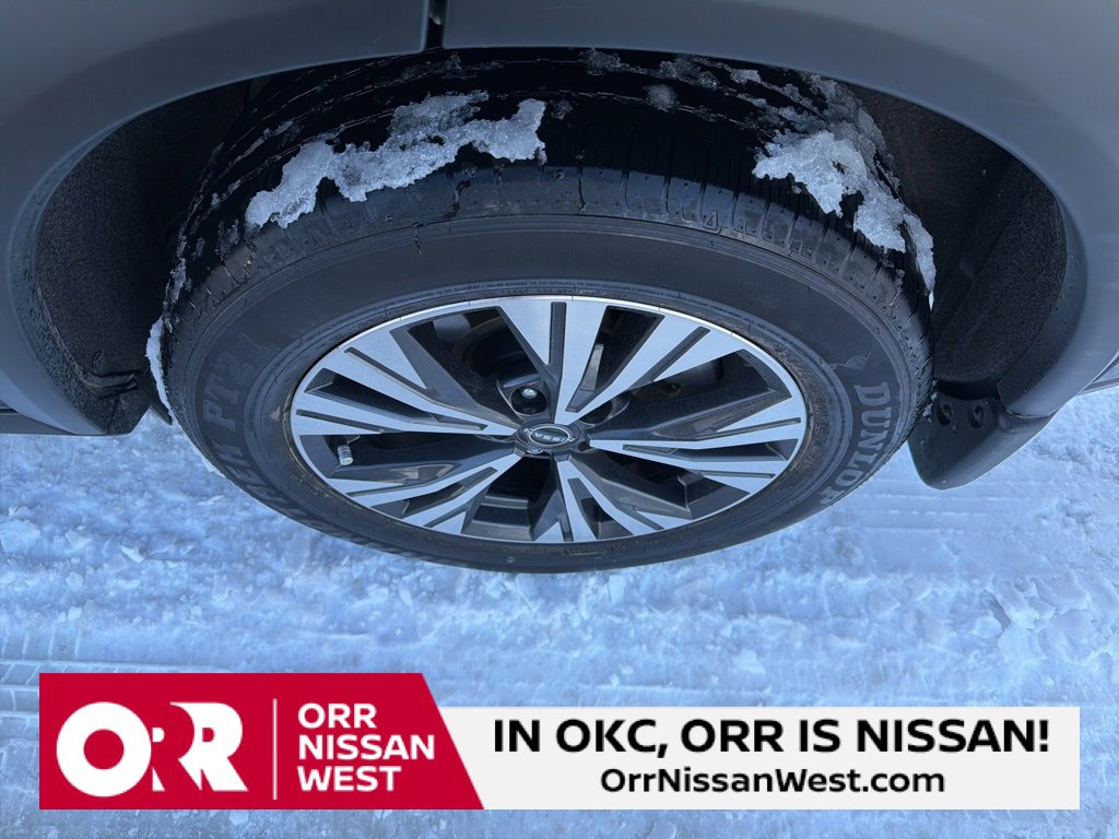 Used 2023 Nissan Rogue SV image 9