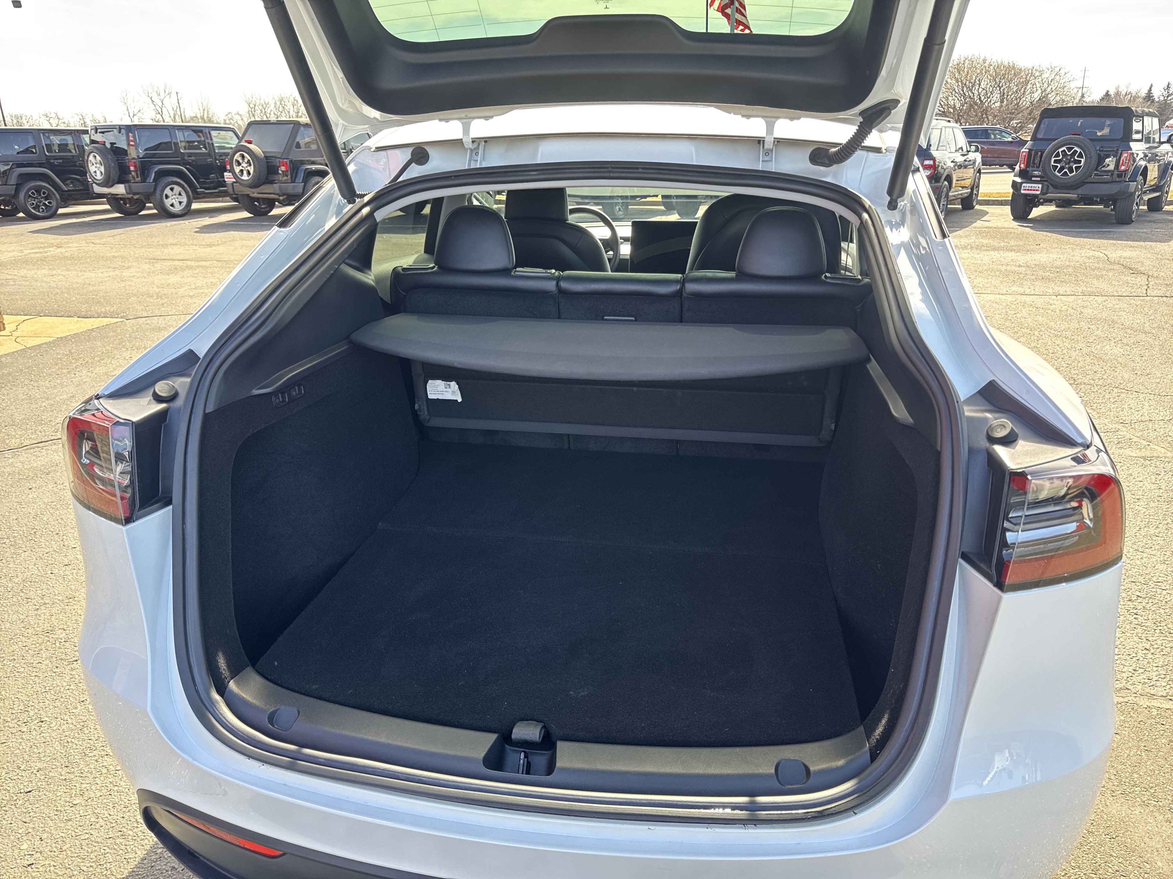 Used 2023 Tesla Model Y Long Range image 29