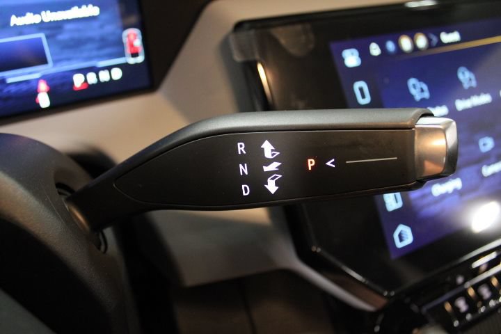 New 2027 Chevrolet Bolt LT w/ Comfort Package FWD image 36