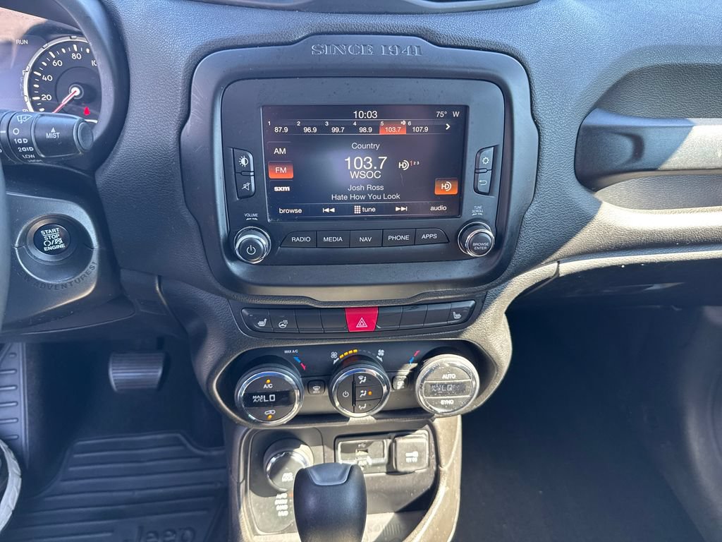Used 2017 Jeep Renegade Latitude AWD/4WD image 27