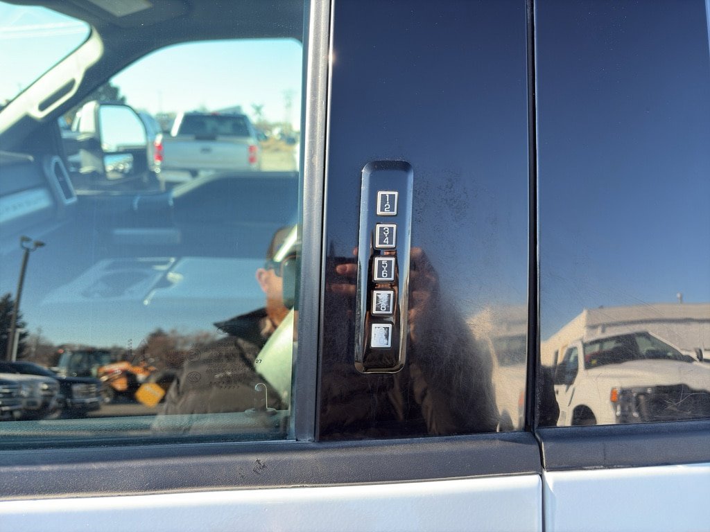 Used 2021 Ford F350 Lariat w/ Lariat Ultimate Package AWD/4WD image 11